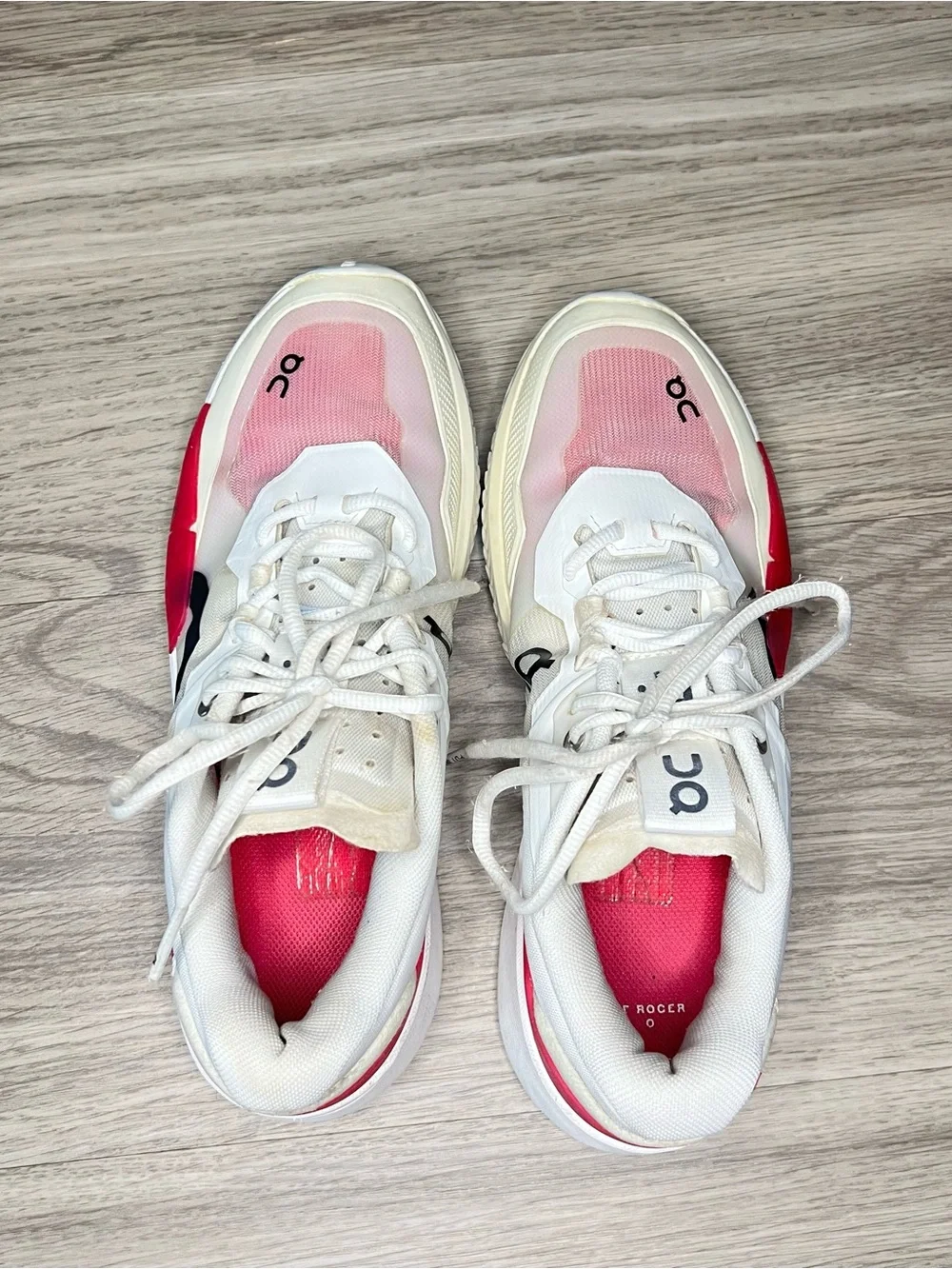 On Brand The Roger Pro 2 Federer White/Pink OC Sneakers Women's Sz 9 *Tiny Flaws